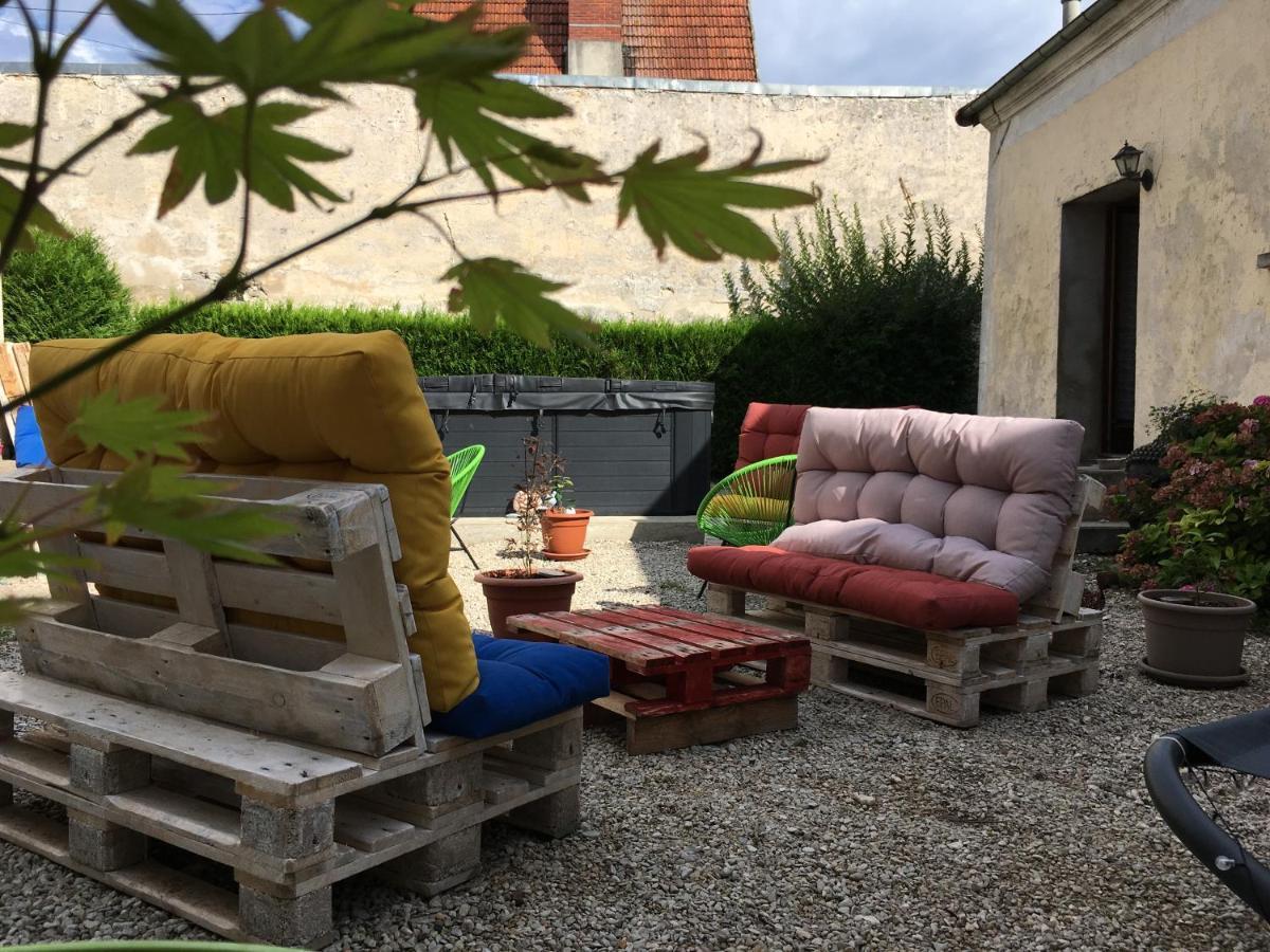 L Auberge Du Lion D Or Nanteuil-sur-Marne エクステリア 写真