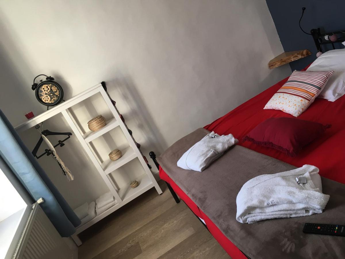 L Auberge Du Lion D Or Nanteuil-sur-Marne エクステリア 写真